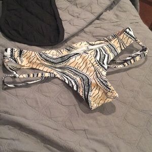 NWOT Volcom bikini bottoms
